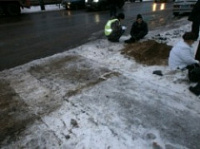 В Рыбинске на остановке общественного транспорта сбили двух пенсионеров