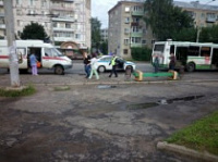 В Рыбинске мужчина выпал из автобуса и разбил голову