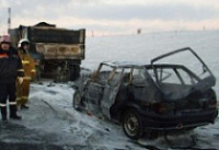 Под Ярославлем ВАЗ врезался в КАМАЗ: водитель погиб, его жена и ребенок - в реанимации