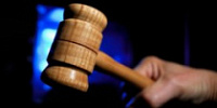 В Ярославле начался суд над рецидивистом, порезавшим школьницу