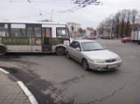 Маршрутка и  иномарка столкнулись на Красной площади