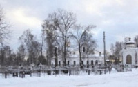 Тело избитой и изнасилованной пожилой женщины обнаружили на кладбище