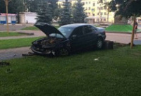 В Ярославле иномарка врезалась в Ленина