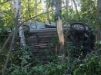 В Пошехонском районе перевернулась иномарка В Пошехонском районе перевернулась иномарка