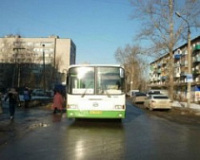 В Ярославле женщина оказалась под колесами автобуса.