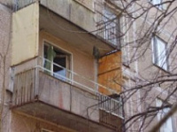 В  Ярославле женщина выбросилась с балкона, когда в доме находились внуки