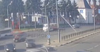 На Богоявленской площади упавший столб парализовал троллейбусы