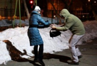 В Заволжском районе Ярославля двое парней за 20 минут ограбили двух женщин 