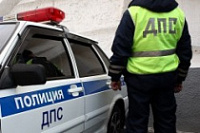 Пьяный ярославец с купленными правами влетел на иномарке в столб