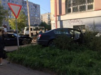 В центре Рыбинска столкнулись две иномарки В центре Рыбинска столкнулись две иномарки