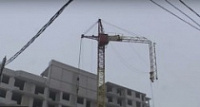 На брагинской стройке надломилась стрела башенного крана [видео]
