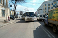 В Ярославле на пешеходном переходе маршрутка сбила 19-летнюю девушку