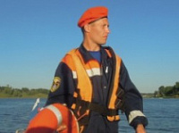 Заплыв для моряков, праздновавших день ВМФ, закончился в лодке спасателей
