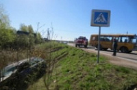 "Шевроле" врезался в школьный автобус