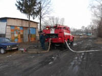 На набережной в Тверицах горел автомобиль