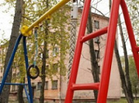Ярославец покончил с собой во дворе на детской площадке
