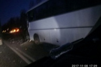 Водитель попавшего в аварию экскурсионного автобуса скончался в больнице