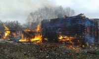 В Некрасовском районе сгорел дом с хозяином