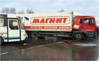 В Рыбинске столкнулись два автобуса и фура