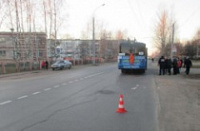 В Рыбинске пешеход угодил под троллейбус