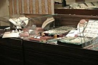В Тутаеве разыскивают подозреваемых в ограблении ювелирного магазина