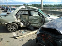 Серьезная авария произошла сегодня на октябрьском мосту в Ярославле
