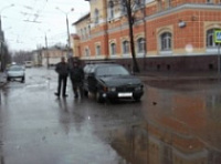 В Рыбинске столкнулись два "Фольксвагена"