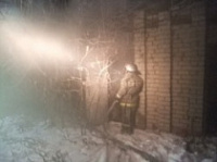 В Данилове возник пожар на складе В Данилове возник пожар на складе