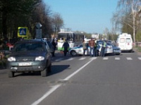 В Рыбинске мужчина на иномарке сбил двух детей