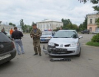 В Пошехонье не поделили дорогу две иномарки