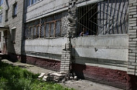 В Заволжском районе обвалился фасад дома