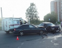 В Рыбинске на перекрестке не разминулись две легковушки