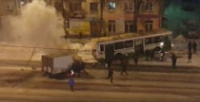 На проспекте Толбухина от столкновения с автобусом загорелась "Газель"