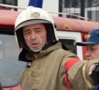 Рыбинский пожарный вынес из горящего дома двух детей и двух женщин