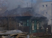 В Ярославле горел деревянный дом