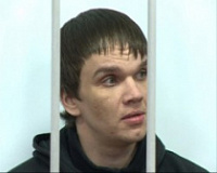 Дзержинский суд начал рассматривать дело о гибели инвалида, которого досмерти запинали пять человек